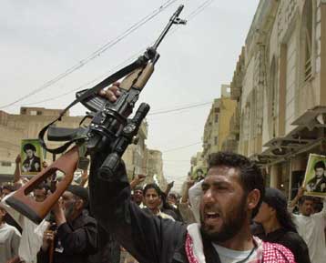 Κλιμάκωση των επιθέσεων κατά Αμερικανών σε όλα τα μέτωπα ζητά ο Μοκτάντα αλ Σαντρ