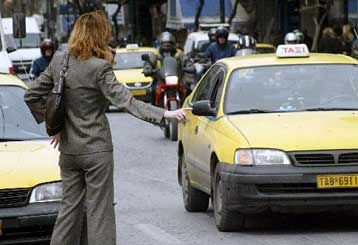 Επιπλέον ανατιμήσεις στο κόμιστρο ζητούν οι ιδιοκτήτες ταξί