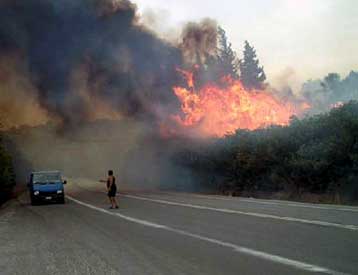 Μεγάλος ο κίνδυνος πυρκαγιών από τις ανεξέλεγκτες χωματερές