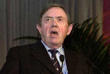 Αισιόδοξες προβλέψεις του ΟΟΣΑ για την παγκόσμια οικονομία – Αυξάνονται τα επιτόκια