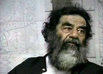 Το 2005 λογοδοτούν Σαντάμ και πιστοί αξιωματούχοι ενώπιον ιρακινού δικαστηρίου