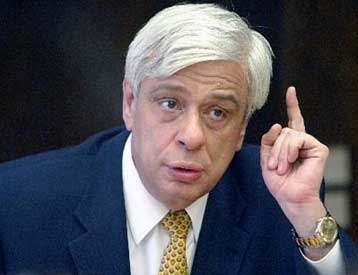 Τροπολογία για απομάκρυνση 6.000 διευθυντών του Δημοσίου φέρεται να μελετά το ΥΠΕΣ