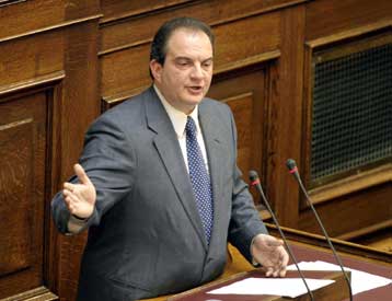 Η κυβέρνηση Σημίτη διαστρέβλωνε τα στοιχεία της οικονομίας, κατήγγειλε ο πρωθυπουργός