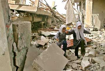 Οι Παλαιστίνιοι μετρούν νεκρούς από ισραηλινές επιδρομές στη Ράφα της Γάζας