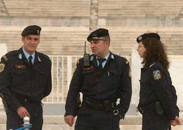 Πιάστηκαν δημοσιογράφοι που επιχείρησαν να «δοκιμάσουν» τα Ολυμπιακά μέτρα ασφάλειας