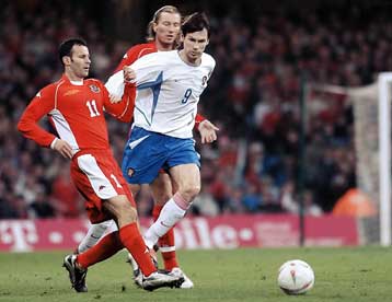 Απερρίφθη η έφεση της Ουαλίας για ακύρωση του μπαράζ με τη Ρωσία για το Euro 2004