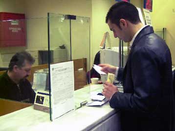 Μέτρα για την εξομάλυνση των σχέσεων τραπεζών-καταναλωτών προωθεί το ΥΠΑΝ