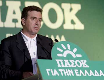 Να αναδείξουν τις αξίες του σοσιαλισμού κάλεσε τα στελέχη του ΠΑΣΟΚ ο Μ.Χρυσοχοΐδης