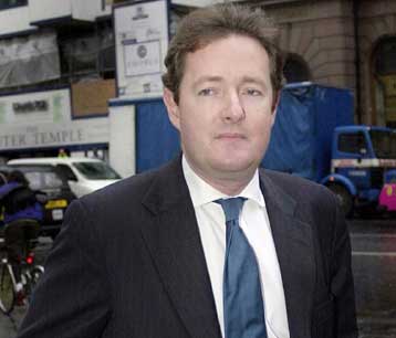 Σε παραίτηση ο αρχισυντάκτης της Mirror για τις φωτογραφίες – απάτη από το Ιράκ