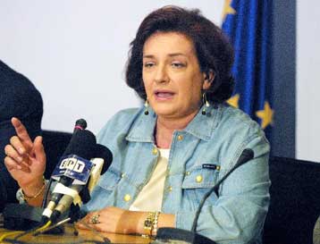 «Όχι» Γιαννάκου στην χωρίς κριτήρια αναγνώριση των Κέντρων Ελευθέρων Σπουδών