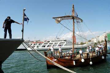 Με δώρα για την Ολυμπιακή Αθήνα κατέπλευσε στον Πειραιά το «Κερύνεια ΙΙ-Ελευθερία»