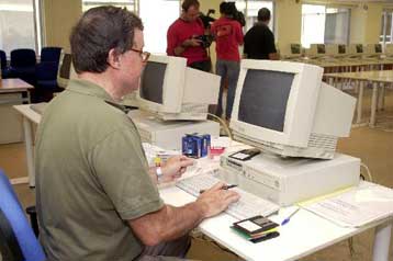 Πρωταθλητές στην εργασία οι Έλληνες, σύμφωνα με τη Eurostat
