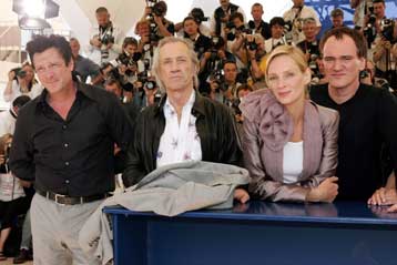 Με βίαια επεισόδια μεταξύ διαδηλωτών και αστυνομίας συνεχίστηκε το Φεστιβάλ των Καννών