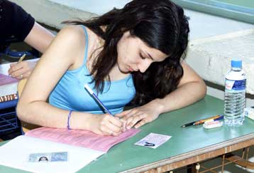 Πρεμιέρα Πανελληνίων με τους μαθητές των εσπερινών λυκείων τη Δευτέρα