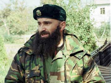 Ο πολέμαρχος Μπασάγιεφ αναλαμβάνει την ευθύνη για τη δολοφονία Καντίροφ στο Γκρόζνι