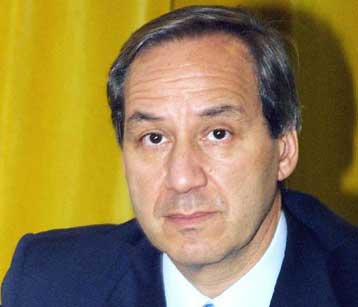 Τη μείωση του Ειδικού Φόρου Κατανάλωσης στα καύσιμα ζητά από την ΕΕ η κυβέρνηση