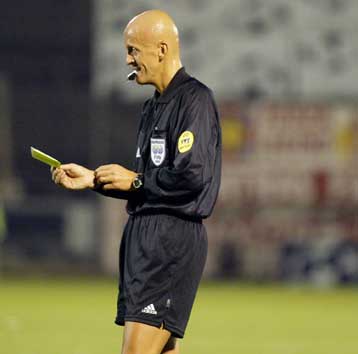 Ο Κολίνα θα διευθύνει τον τελικό του UEFA την Τετάρτη στο «Ούλεβι»