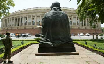 Στις 19 Μαΐου αναλαμβάνει η Σόνια Γκάντι την πρωθυπουργία της Ινδίας