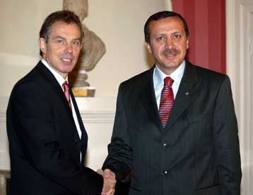 Την υποψηφιότητα της Τουρκίας στην ΕΕ στηρίζει ο Τόνι Μπλερ