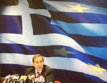 Επιβράδυνση της ανάπτυξης στο 3,7% το 2004 προβλέπει το υπουργείο Οικονομίας