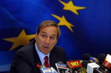 Δυσοίωνες προβλέψεις της Κομισιόν για έλλειμμα και δημόσιο χρέος στην Ελλάδα