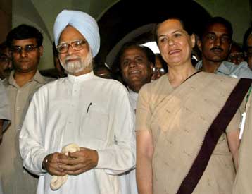 Εντολή σχηματισμού κυβέρνησης πήρε ο Μανμοχάν Σινγκ από τον πρόεδρο της Ινδίας