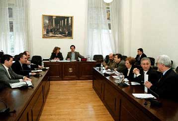 Θολό τοπίο γύρω από την αδειοδότηση των τηλεοπτικών σταθμών εθνικής εμβέλειας