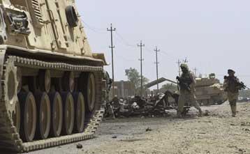 Πέντε Ιρακινοί νεκροί στην Κερμπάλα – Ένας Βρετανός στρατιώτης σκοτώθηκε στη Μοσούλη