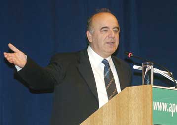 Η Κτηματική Υπηρεσία παραβίασε το νόμο, απαντά ο Φωτιάδης στο πόρισμα για την Σταθέα