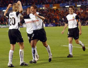 Η Βαλένθια κατέκτησε το Κύπελλο UEFA, 2-0 την Μαρσέιγ στο «Ούλεβι»