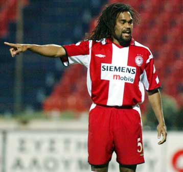 Απομακρύνεται ο Ντενουί από το «λιμάνι»-Περιμένει ο Καρεμπέ