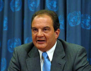 Στην Ουάσινγκτον ο πρωθυπουργός, για τη συνάντηση με τον Τζ.Ο.Μπους το απόγευμα