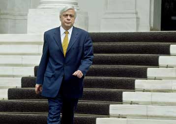 Μονιμοποίηση και για συμβασιούχους των ΔΕΚΟ, μετά τις επισημάνσεις της ΟΚΕ για το ΠΔ