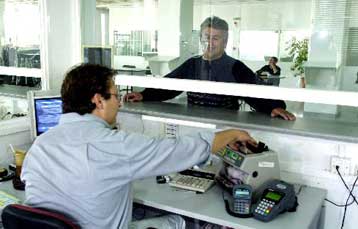 Ριζικές αλλαγές στη φορολογία των επιχειρήσεων προτείνει το ΙΟΒΕ