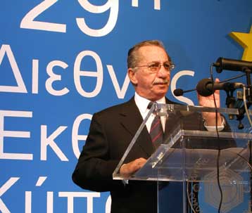 Ο στόχος της λύσης δεν εγκαταλείπεται διαβεβαίωσε τους Τουρκοκύπριους ο Τ.Παπαδόπουλος