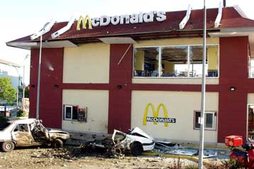 Έκρηξη μικρής ισχύος σε χώρο στάθμευσης εστιατορίου McDonalds στην Κωνσταντινούπολη