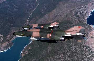Προς εκσυγχρονισμό 78 μαχητικών F-16 και 48 F-4 προσανατολίζεται η τουρκική αεροπορία