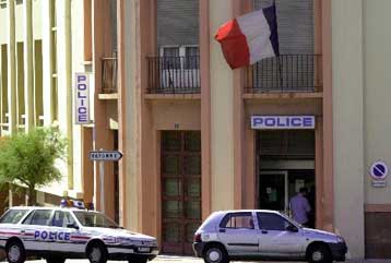 Ιρανός στα χέρια της γαλλικής αστυνομίας μετά τον εντοπισμό κρύπτης όπλων