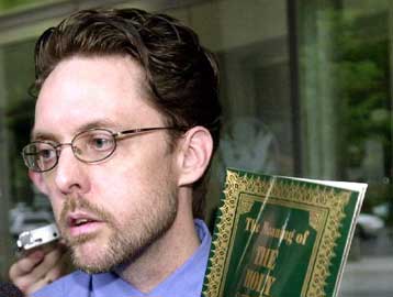 Ελεύθερος ο Αμερικανός δικηγόρος που είχε συλληφθεί για το μακελειό της Μαδρίτης