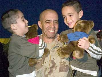 Ολοκληρώθηκε την Παρασκευή η ισπανική στρατιωτική αποχώρηση από το Ιράκ