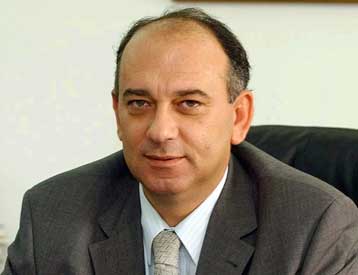 Χωρίς αλλαγές σε πρόσωπα και υπουργεία η νέα κυβέρνηση της ΠΓΔΜ