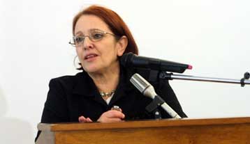 «Τιμωρία των κομμάτων του ευρωμονόδρομου» στις 13 Ιουνίου ζητά η Αλέκα Παπαρήγα