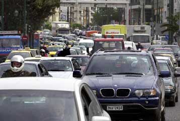 Έξι αλλαγές στην ασφάλιση των ΙΧ αυτοκινήτων προωθεί το υπουργείο Ανάπτυξης