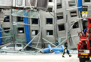 Απόδοση ευθυνών για το δυστύχημα στο αεροδρόμιο Ντε Γκολ ζητά η γαλλική κυβέρνηση