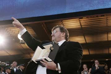 «Αισχρό ψέμα» κατά την αμερικανική κυβέρνηση το «Fahrenheit 9/11» του Μάικλ Μουρ