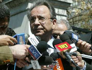 Ενδείξεις αποκλιμάκωσης των τιμών στα καύσιμα βλέπει η κυβέρνηση