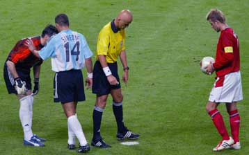 Σε ντέρμπι της premier league θα διαιτητεύσει ο Κολίνα μετά από πρόσκληση της FA