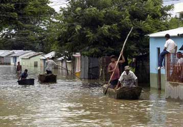 Στους 130 οι νεκροί και 150 αγνοούμενοι από πλημμύρες στη Δομινικανή Δημοκρατία