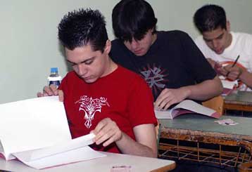 Για καλά διαβασμένους τα θέματα των Πανελληνίων την Τρίτη