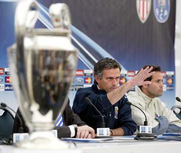 Αγνωστο το μέλλον για τον Μουρίνιο-Ακαρπη συνάντηση Ρανιέρι, Αμπράμοβιτς